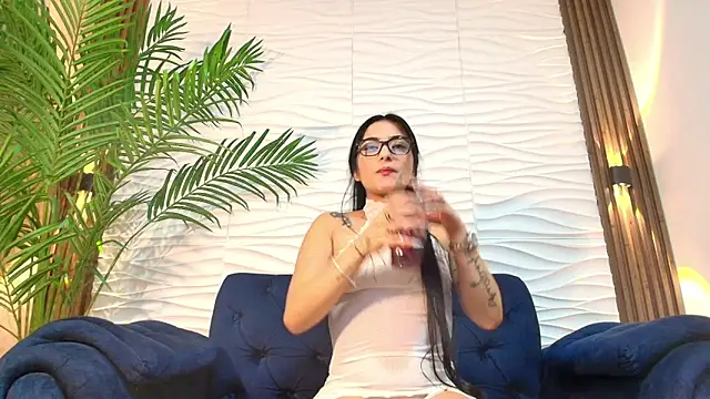 Zahara Hot  online show from May 30, 5:05 am