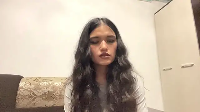 LisetteParajon online show from May 30, 6:16 pm