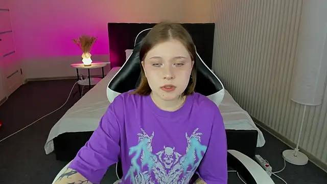 Kylie-Voss online show from July 7, 2:58 am