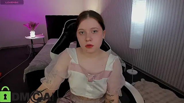 Kylie-Voss online show from July 16, 3:00 am