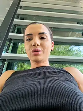 chloenyx online show from June 30, 1:10 pm