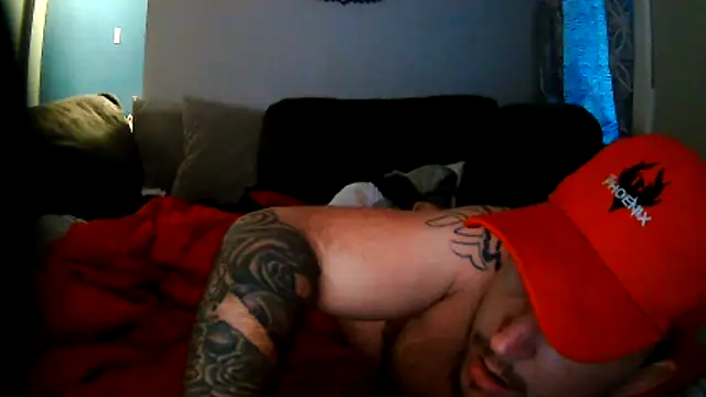 socksXTatts online show from June 19, 8:40 am