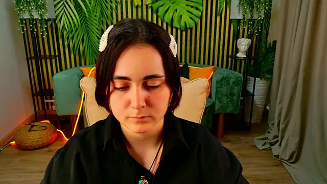 AprilMunoz online show from June 2, 11:55 am