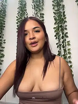 CrystalCarrington online show from July 12, 1:45 pm