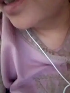 MayaxHott online show from June 9, 5:01 pm