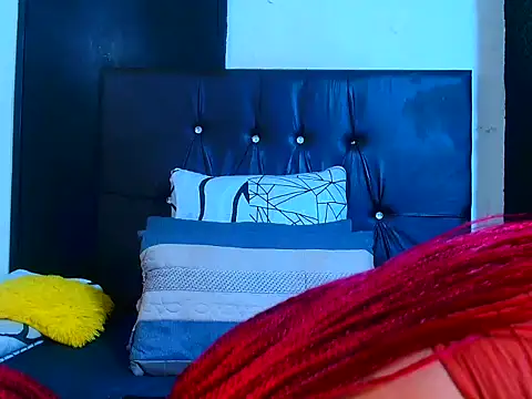 sexybitchh22 online show from June 29, 7:13 pm