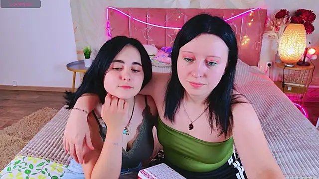 RuthHalll online show from June 20, 10:30 am