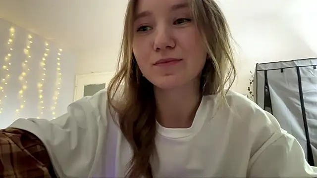 smalllisa online show from June 3, 4:56 pm