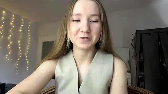 smalllisa online show from June 11, 6:16 pm
