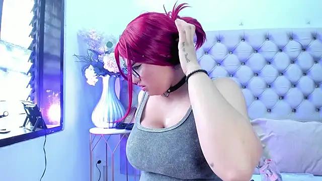 NaomiWhite  online show from July 8, 9:39 pm