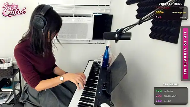 itschloelaurent online show from July 12, 10:21 pm