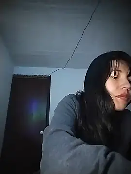 Bella-Thompson online show from June 8, 4:52 pm