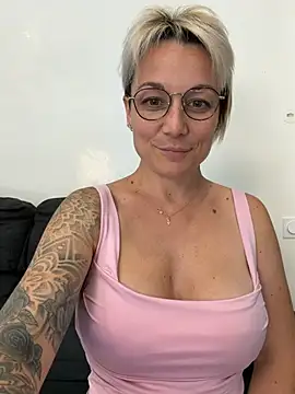 marinellaaX online show from June 15, 10:37 am