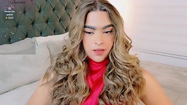 Snapshot of Scarlethvhonparker chatting on October 6, 1:00 am Scarlethvhonparker online show from October 6, 1:00 am