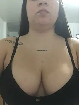 DulceCerezita online show from June 23, 4:32 am