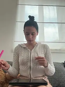 MisssMiaaa17 online show from July 9, 10:06 am