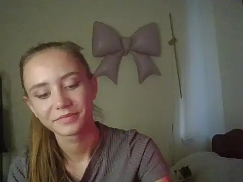 MyLittle Flame  online show from June 29, 1:33 pm