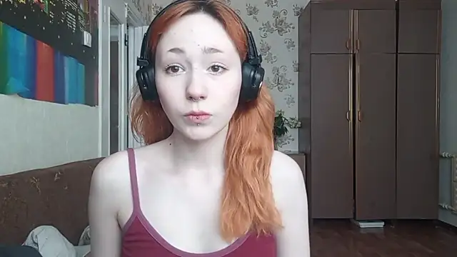 YaniraHeneisen online show from June 19, 1:25 pm