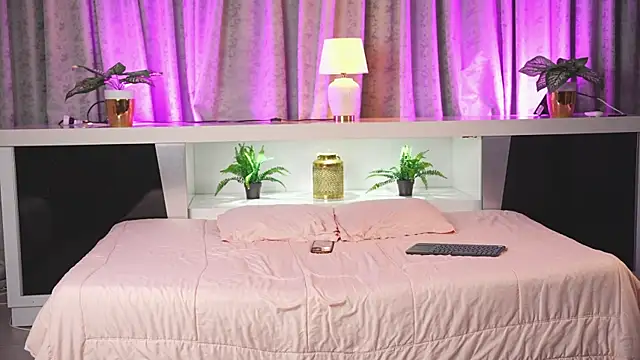 Alittlepieceofheaven online show from June 23, 2:48 pm