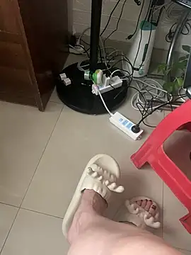 kiki-xoxo online show from June 29, 7:37 am