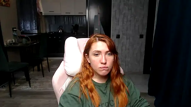 Reginasmilee online show from April 10, 6:41 am