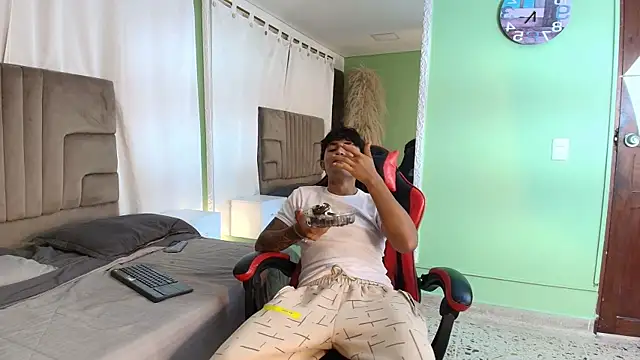  online show from July 22, 3:46 pm