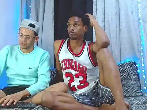 SMOOTHIEBOYS online show from June 25, 2:22 am