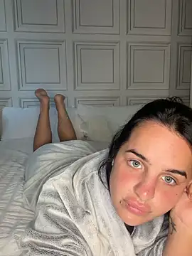 rubylouisess  online show from June 25, 6:20 pm