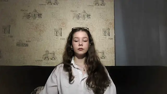 ElinoreHuxman online show from July 10, 8:37 am