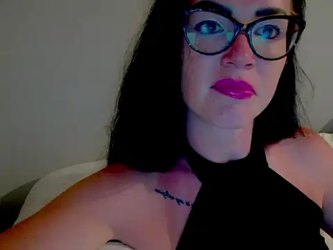 Call me Sugar  online show from July 15, 7:40 pm