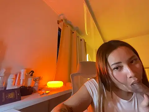 bettygoes online show from June 29, 10:15 am