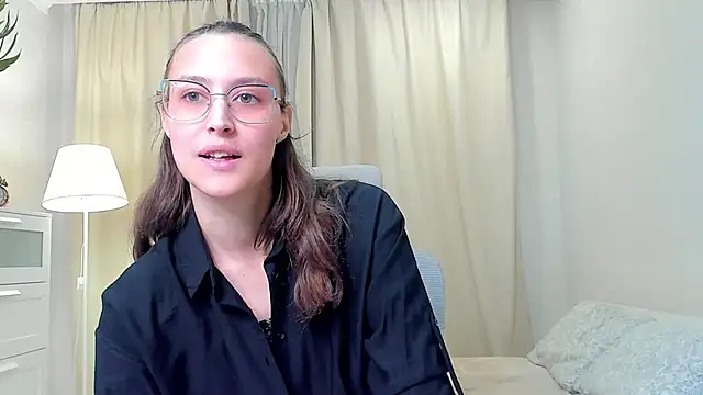 VivianCoskrey online show from June 30, 3:55 pm