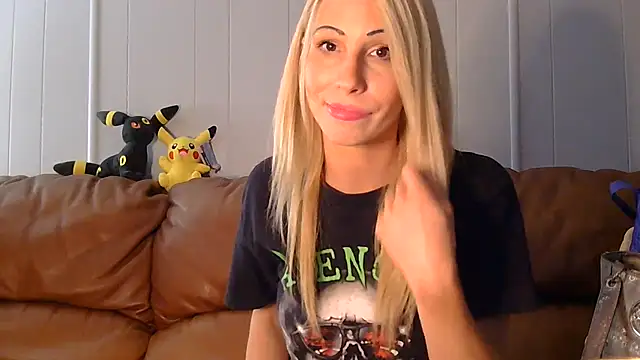 Masqueradeblonde69 online show from July 2, 3:17 am
