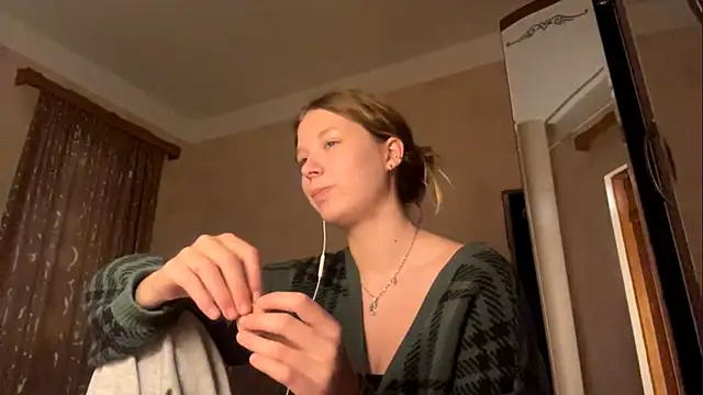 TarenOgilvie online show from July 2, 3:40 pm