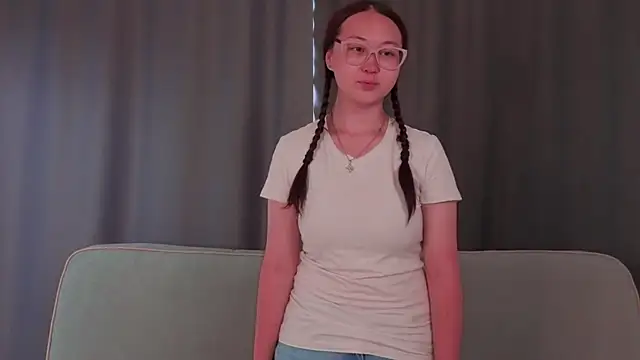 MazieErcole online show from July 13, 5:19 am