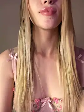 BellaSwan- online show from July 7, 7:23 am
