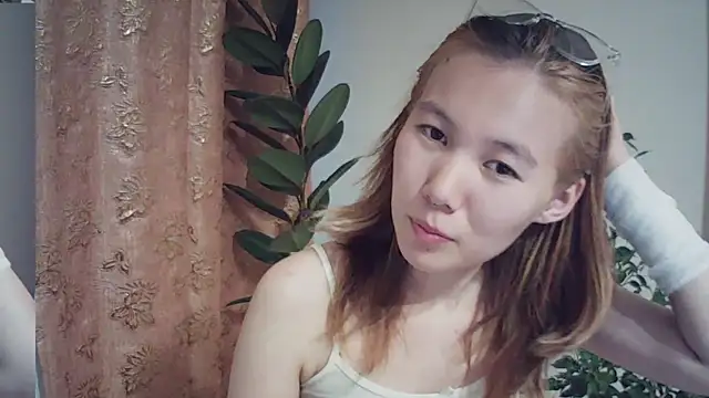 MammieLippoldt online show from July 3, 4:57 pm