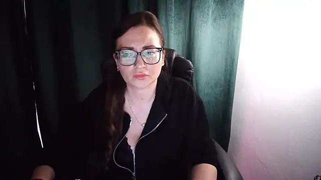 NoraMilf online show from July 14, 4:33 pm