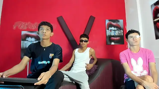PRETTY LOVERS1 online show from July 8, 1:19 am