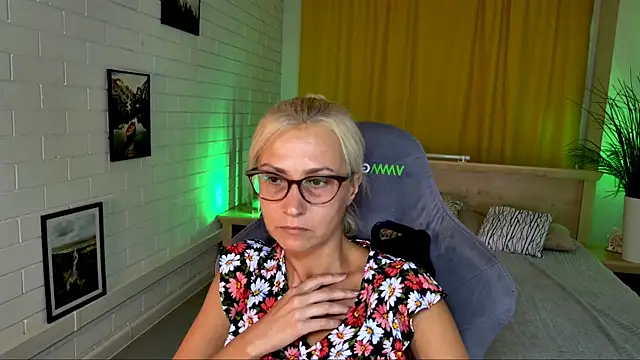 RondaGrinz online show from July 8, 1:57 pm
