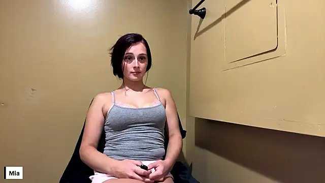miaaellie online show from July 15, 4:17 am