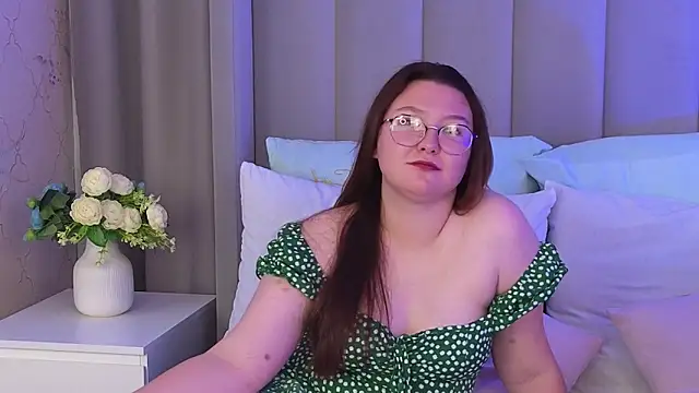 SophiaaBelle online show from July 8, 10:17 am