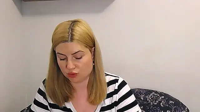 alisenties online show from June 3, 2:18 pm