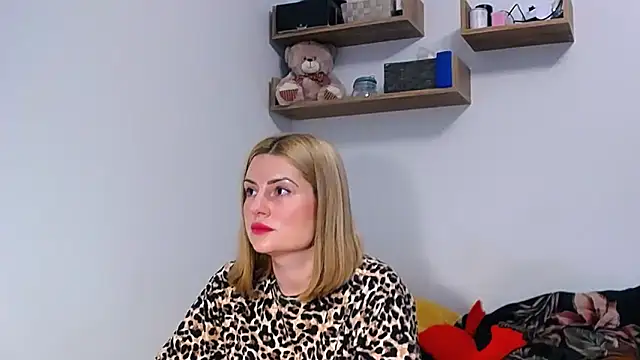 alisenties online show from October 8, 2:32 pm