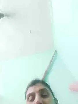 ShaliniL10 online show from July 21, 5:02 pm