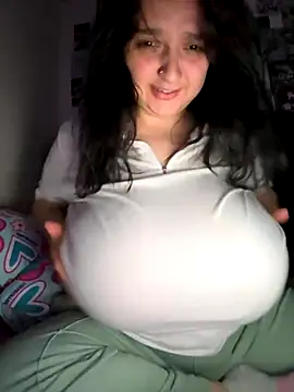 Snapshot of aliceayres797 chatting on October 19, 3:19 am aliceayres797 online show from October 19, 3:19 am