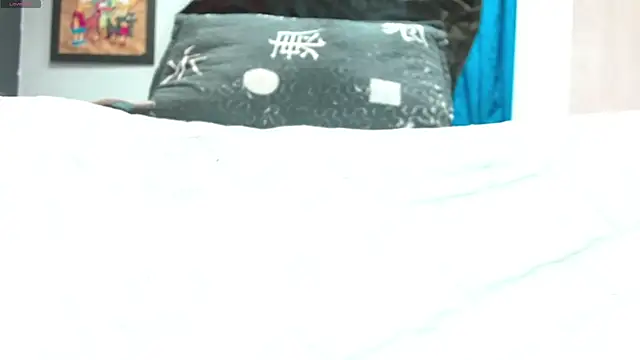 khloeHermaprodit3 online show from November 4, 10:04 pm