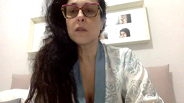 crudeliafrancy online show from March 2, 5:19 pm