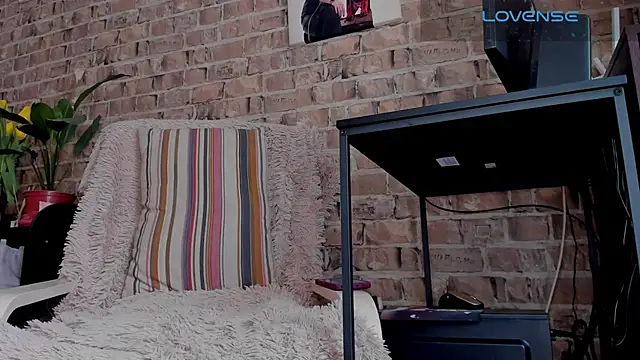 MrsVenus online show from April 15, 11:22 am