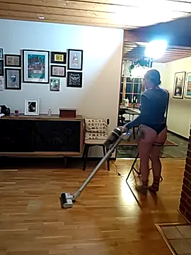 SwedishJennifer online show from November 11, 2:58 pm